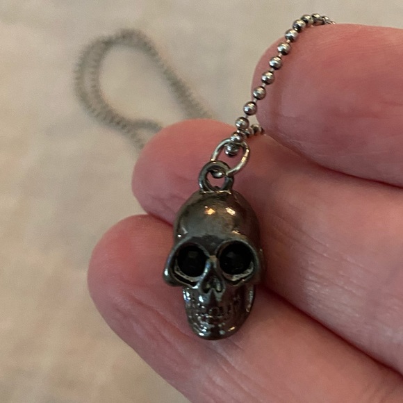 Marc by Marc Jacobs Skull Necklace - Picture 6 of 6